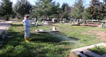 Mezarlıklarda yabani otlarla mücadele çalışmaları başladı