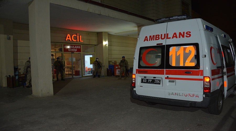 Kamyonet şarampole devrildi: 8 yaralı