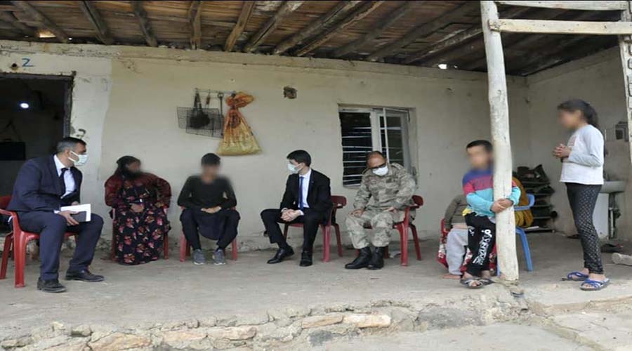 Kaymakam Ongu, ev ziyaretlerini sürdürüyor