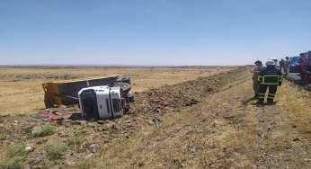 Şarampole devrilen kamyonun sürücüsü ağır yaralandı!