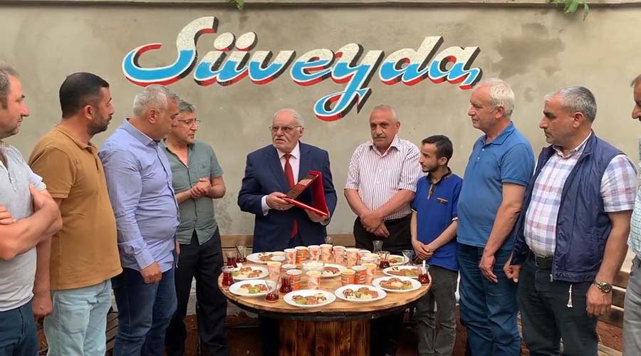 Onursal Başkan Koçali Aymaz’a vefa ve teşekkür plaketi