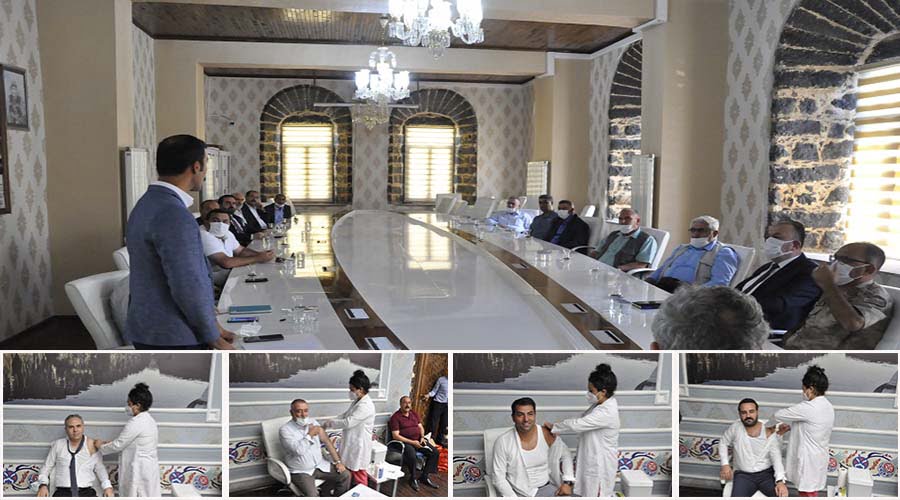 Koronavirüse karşı aşılama oranı yükseltme toplantıları sürüyor