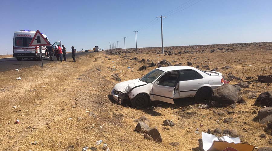 Şarampole devrilen otomobilde iki kişi yaralandı!