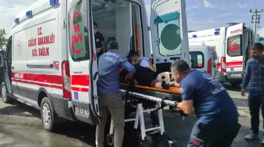 Hafif ticari aracın çarptığı iki kadın yaralandı!