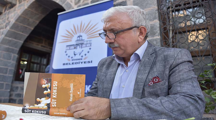 Yazar Baydilli okurlarıyla buluştu