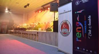 ‘Reng-i Hakkari’ Siverek’te sahne aldı