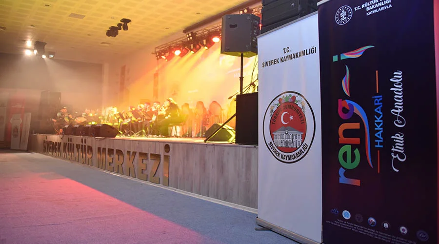 ‘Reng-i Hakkari’ Siverek’te sahne aldı