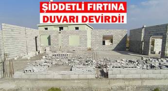 Şiddetli fırtına kerpiç duvarı yıktı