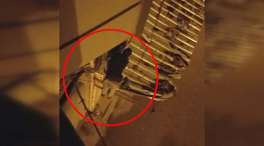 Kablo hırsızları cep telefonu kamerasına yakalandı!