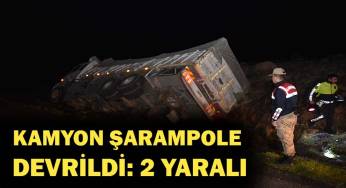 Şarampole devrilen kamyondaki baba-oğul yaralandı