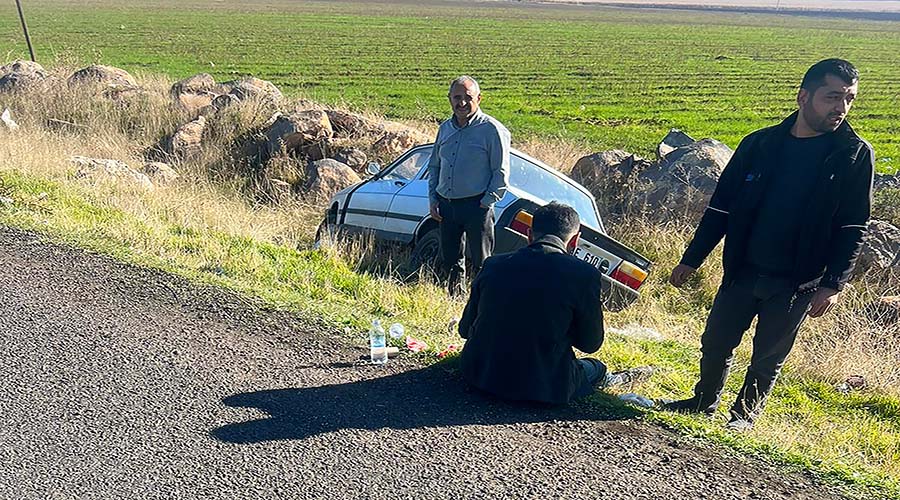 Şarampole devrilen otomobilin sürücüsü yaralandı