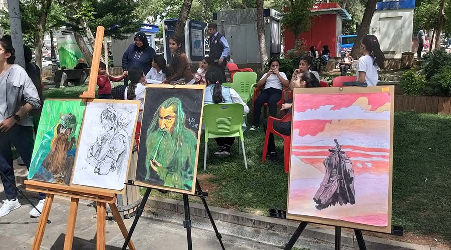 Ortaokul öğrencileri eserlerini sergiledi