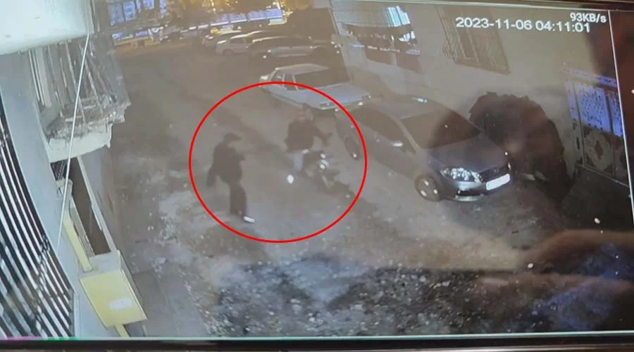 Motosiklet hırsızlığı güvenlik kamerasına yansıdı