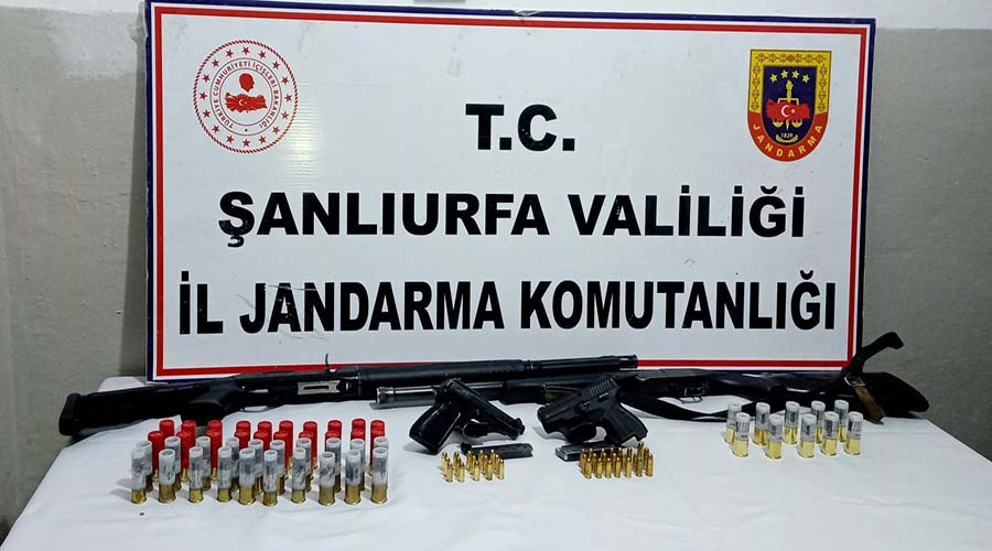 Jandarma ruhsatsız silahlara el koydu!