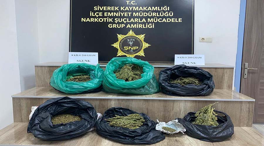 Uyuşturucu satıcısı suçüstü yakalandı!