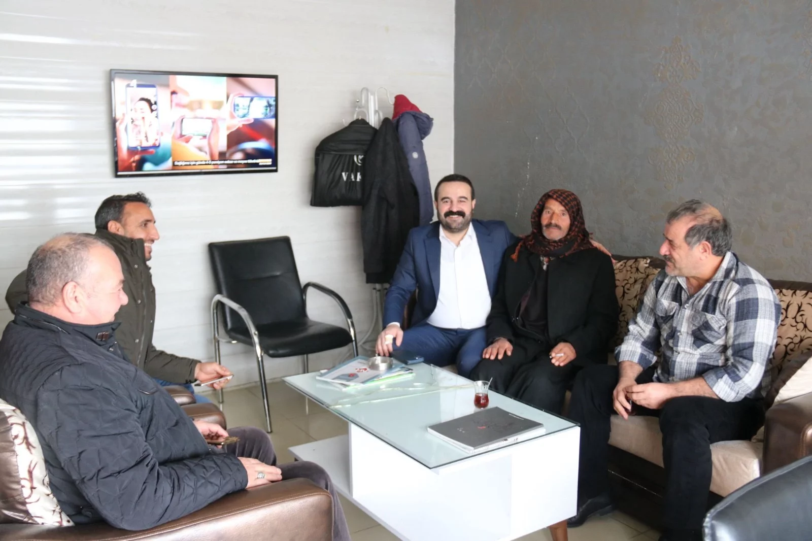 Belediye Başkan Adayı Hasan İzol’a vatandaşlardan ilgi