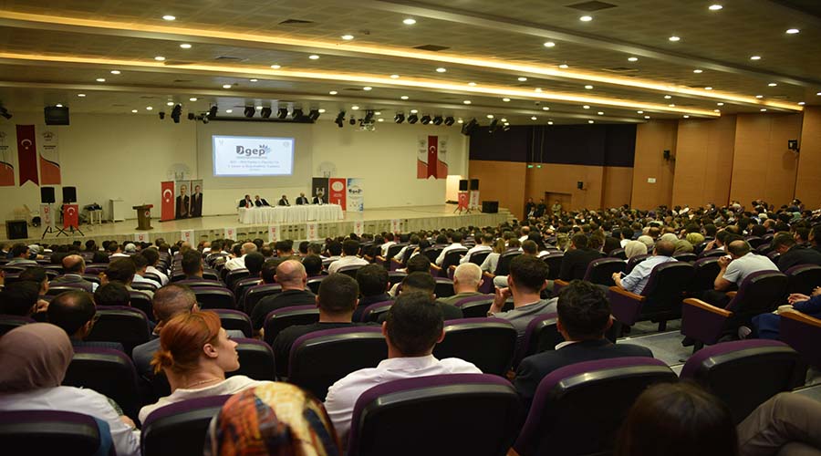 Şanlıurfa Valisi Şıldak, öğretmenlerle bir araya geldi