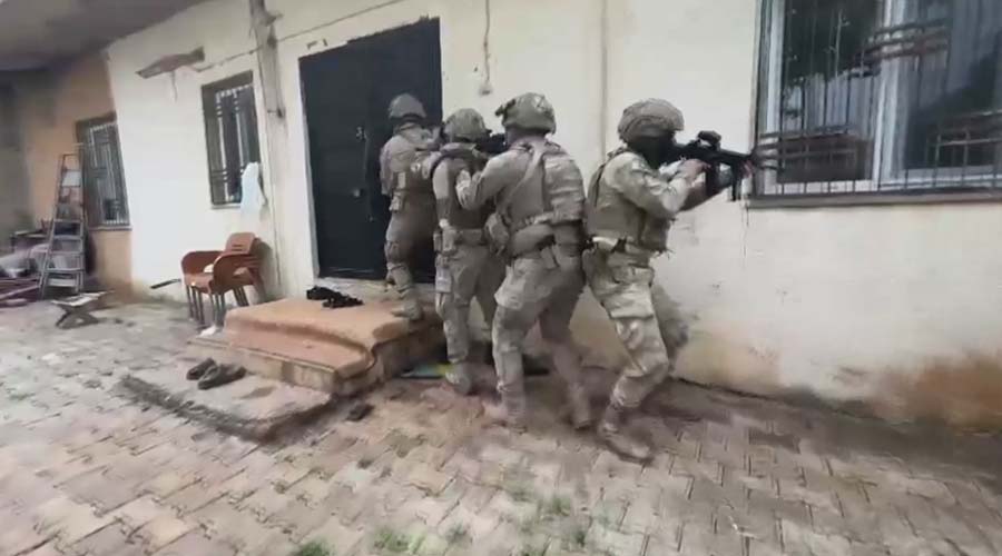 Torbacı ve silah kaçakçılarına yönelik dev operasyon!