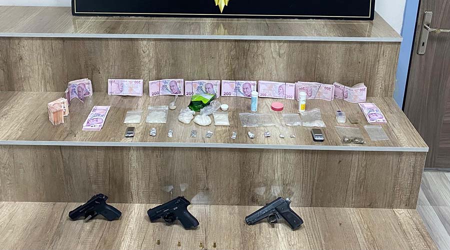 Aralarında Suriyelilerin de olduğu 5 uyuşturucu satıcısı yakalandı