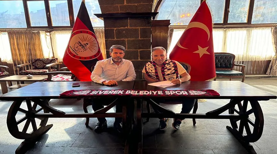 Kırmızı Siyahlılar Faruk Türk ile anlaştı