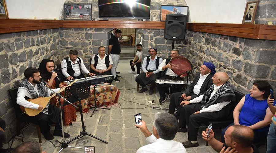 Kültürün yaşatılması için Dengbej Evi açıldı