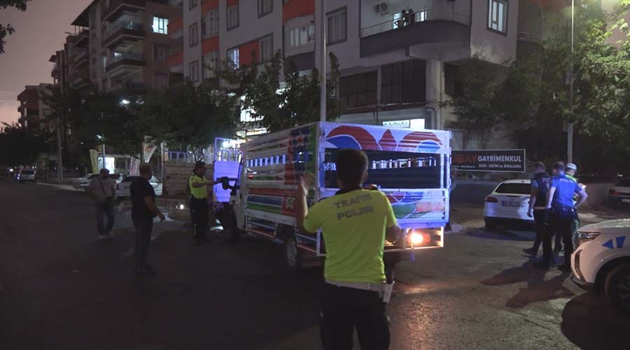 Siverek’te iki kamyonetin çarpıştığı kazada 4 kişi yaralandı!