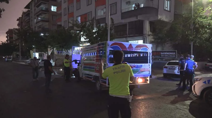 Siverek’te iki kamyonetin çarpıştığı kazada 4 kişi yaralandı!