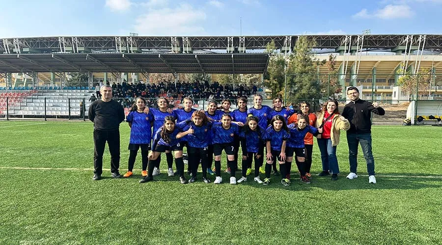 Siverekli altın kızlar turnuva ikincisi oldu