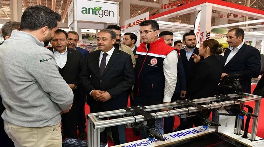 VALİ ŞILDAK FUARIN SON GÜNÜNDE FİRMALARA TEŞEKKÜR ETTİ