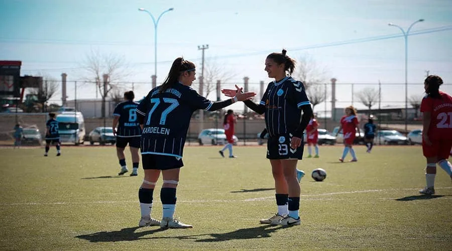 Siverekli kızlar kayıpsız devam ediyor