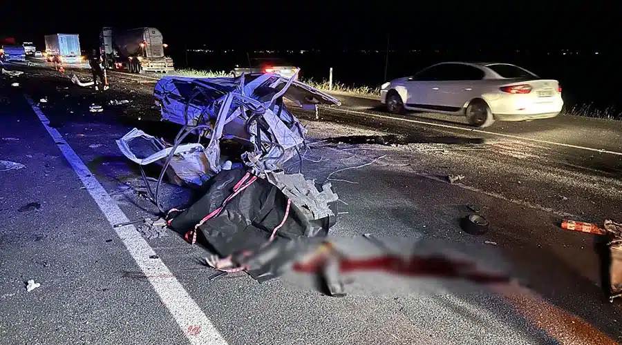 Otomobil parçalara bölündü: 1 ölü, 1 ağır yaralı