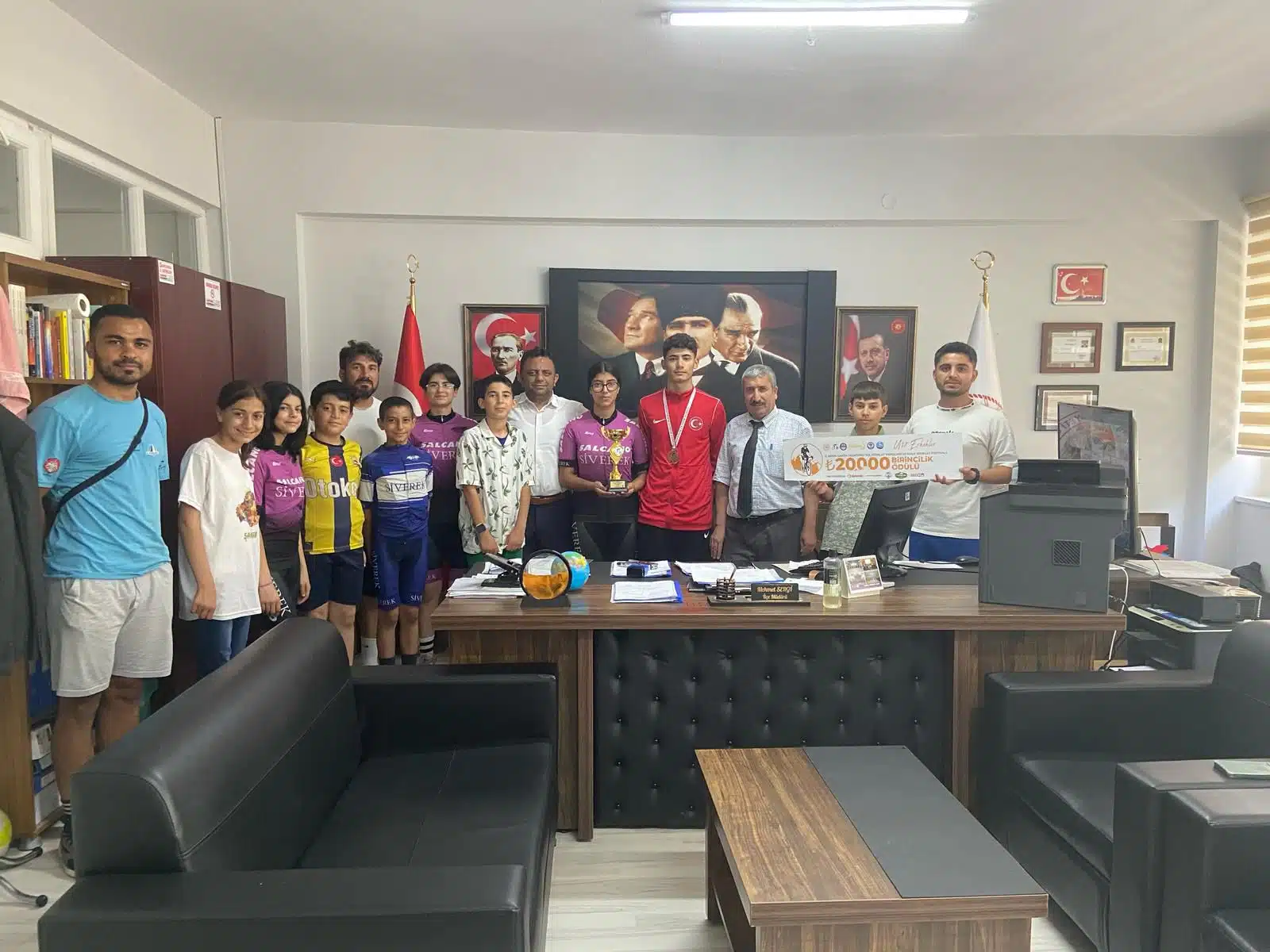 Siverekli öğrenci bisiklet yarışmasında birinci oldu