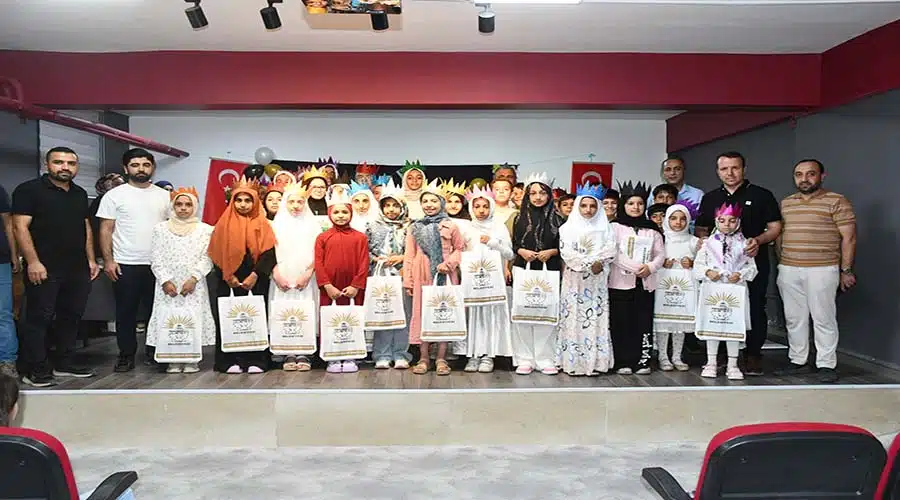 Siverek Belediyesinden öğrencilere Kur’an-ı Kerim hediyesi