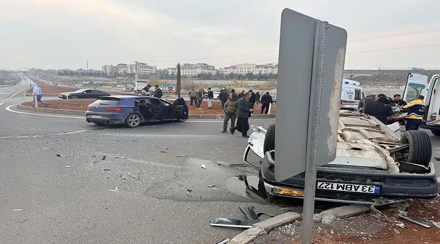 Siverek’te otomobillerin çarpıştığı kazada 2 kişi yaralandı