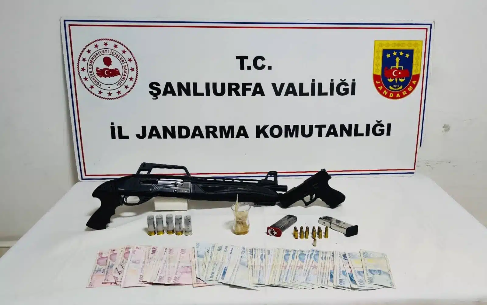 Uyuşturucu operasyonunda 2 hükümlü yakalandı