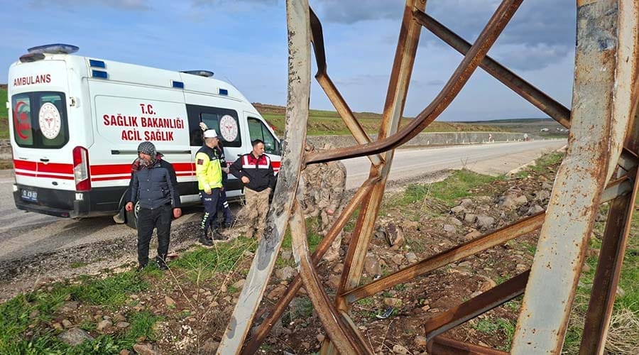 Siverek’te devrilen otomobildeki uzman çavuş hayatını kaybetti