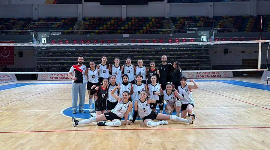 Siverek Belediyesi Kadın Voleybol Takımı rakibine set vermedi