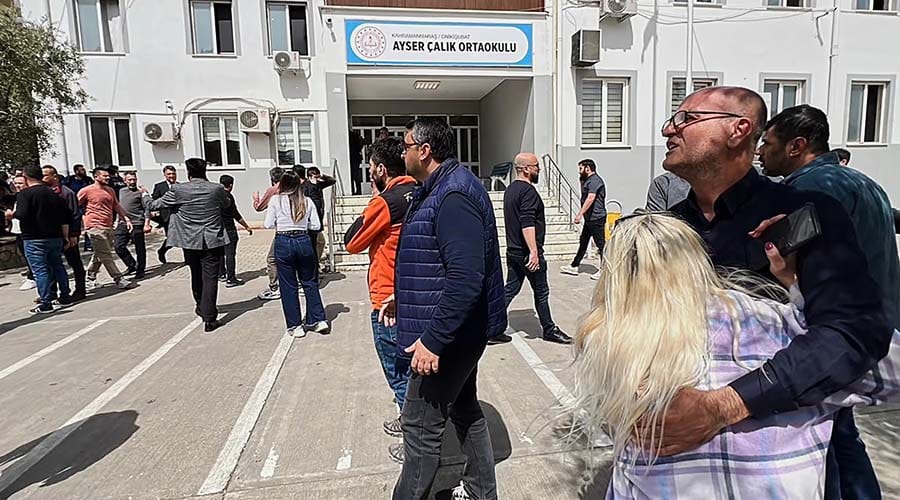 Ortaokulda 9 kişiyi öldüren saldırgan intihar etti