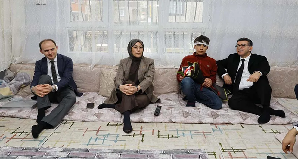 Başkan Bucak ve Milletvekili Yazmacı’dan yaralı öğrencilere ziyaret