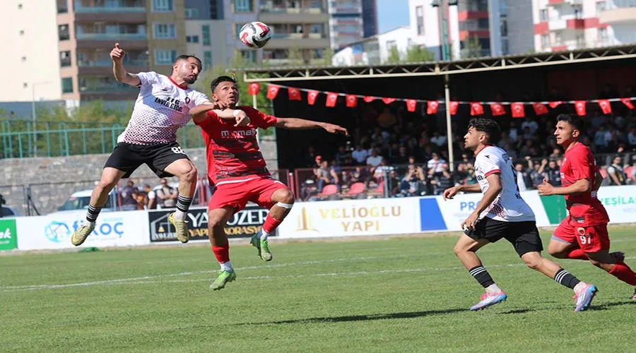 Siverek Belediyespor 3. lig yolunda ilk engeli aştı
