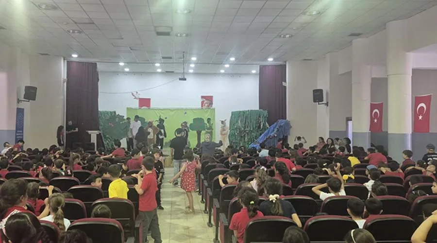 Ahmet Koyuncu MTAL öğrencileri ilkokul öğrencileri için tiyatro sahneledi