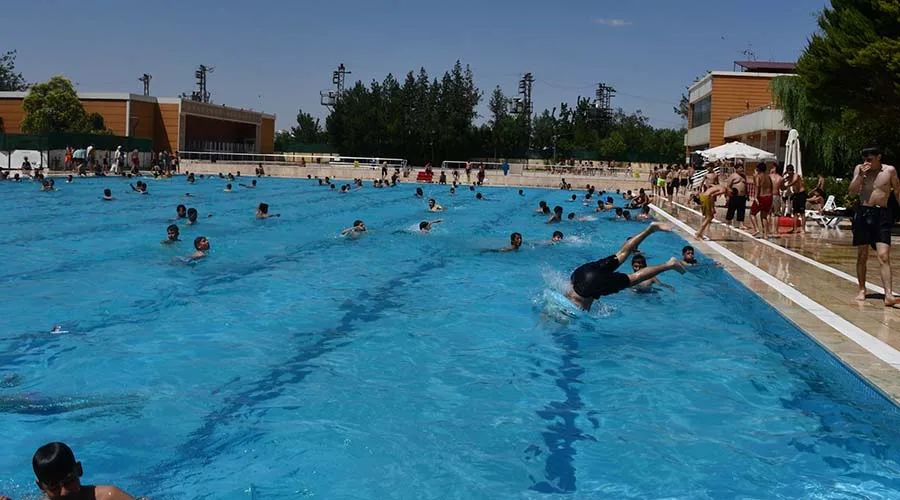 Siverek Olimpik Yüzme Havuzu hizmete açıldı